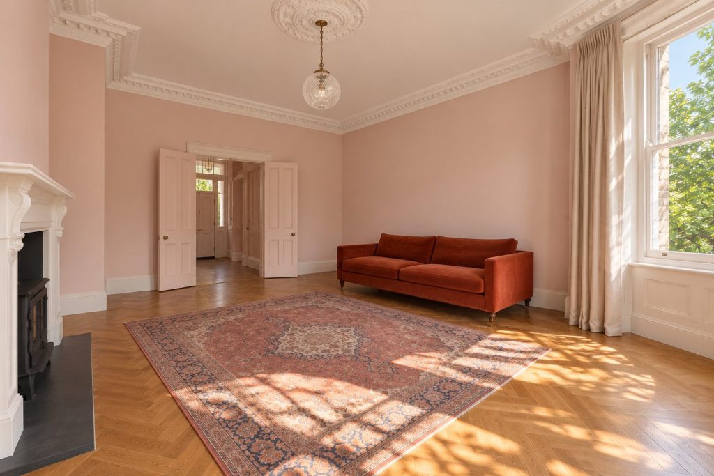 Sitting room, view from the opposite corner - 3-bedroom flat in Brixton