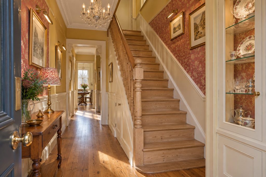 Hall, wide view from the doorway - 4-bedroom terraced house in Battersea