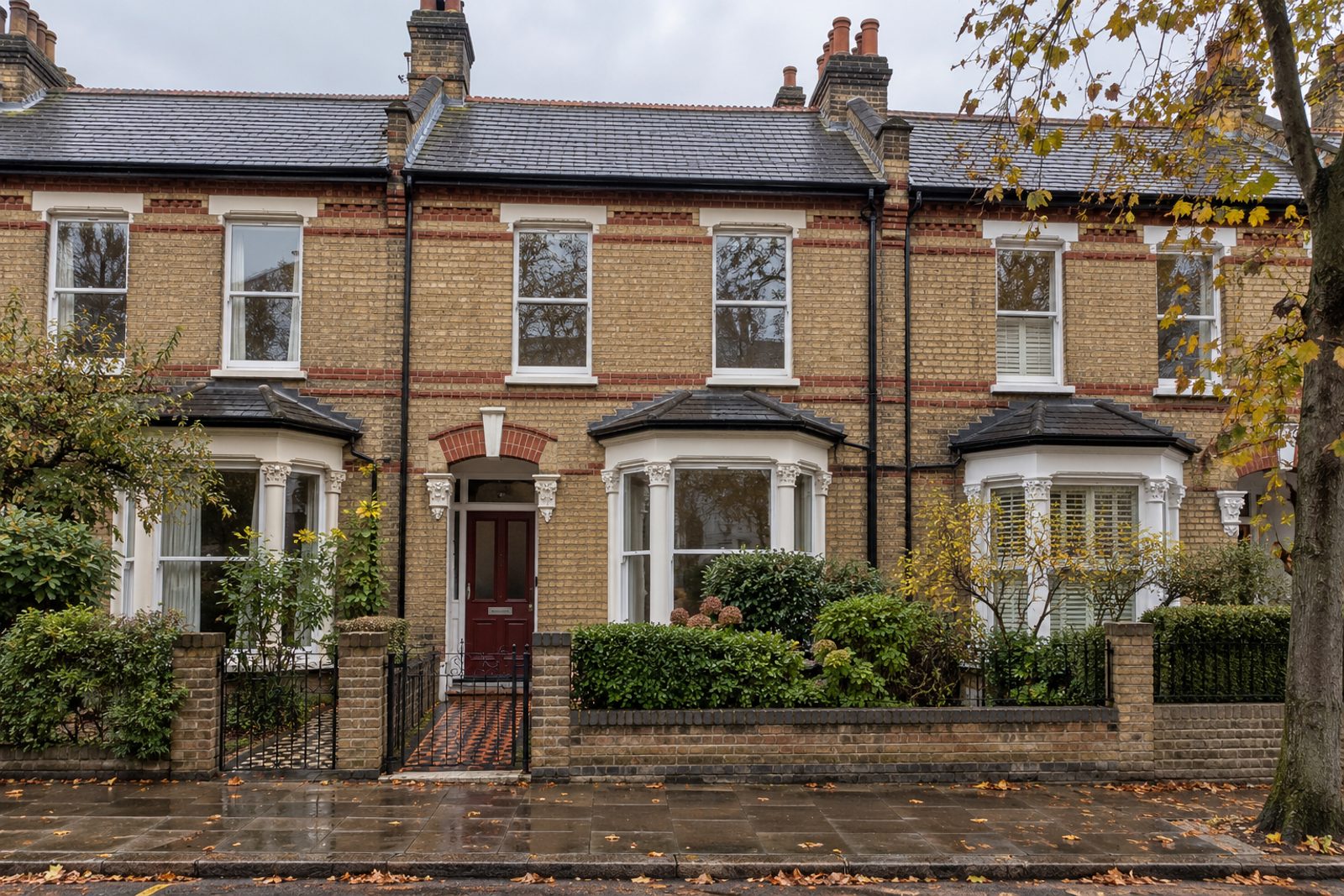 Front exterior, eye-level view of the front elevation - 4-bedroom terraced house in Tooting
