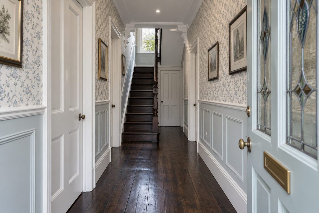 Hall, wide view from the doorway - 5-bedroom terraced house in Putney