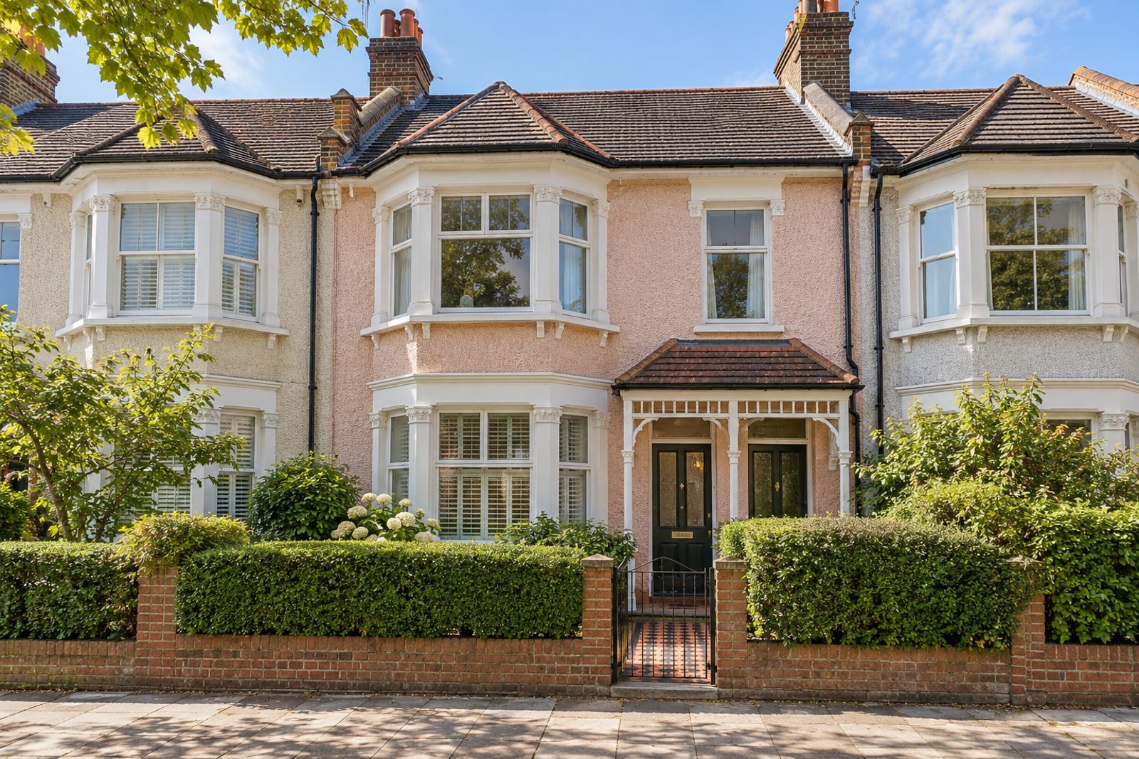 Front exterior, eye-level view of the front elevation - 5-bedroom terraced house in Brixton