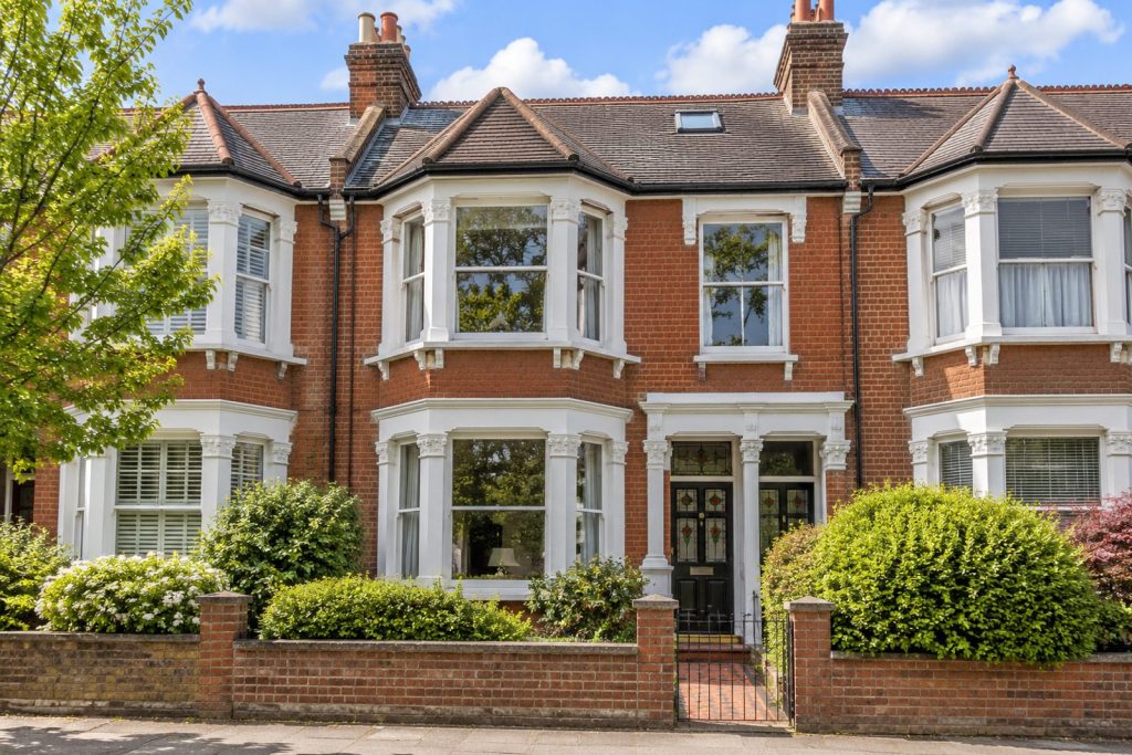Front exterior, eye-level view of the front elevation - 4-bedroom terraced house in Balham