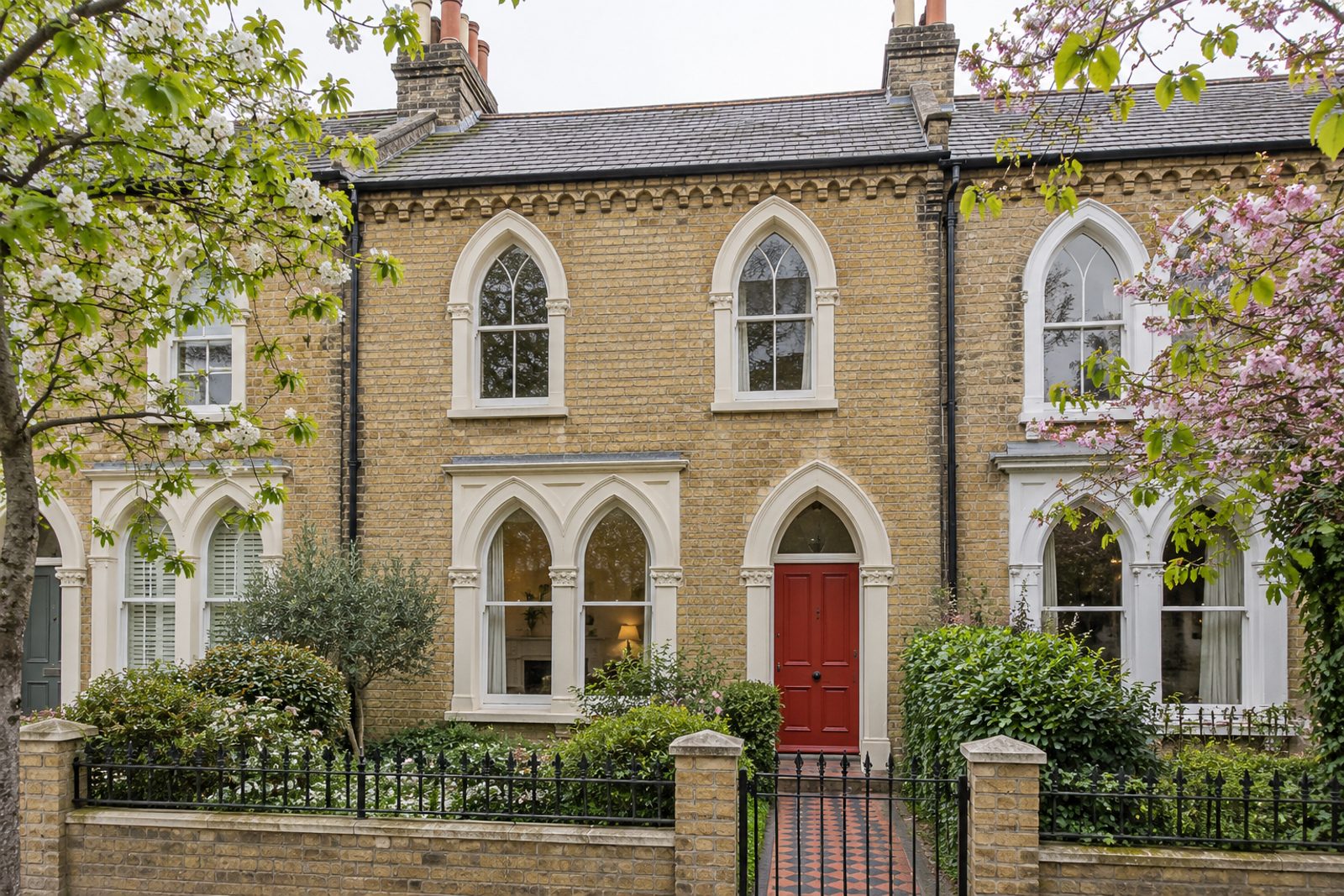 Front exterior, eye-level view of the front elevation - 3-bedroom cottage in Wimbledon
