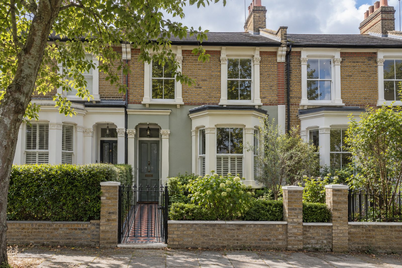 Front exterior, eye-level view of the front elevation - 3-bedroom terraced house in Putney