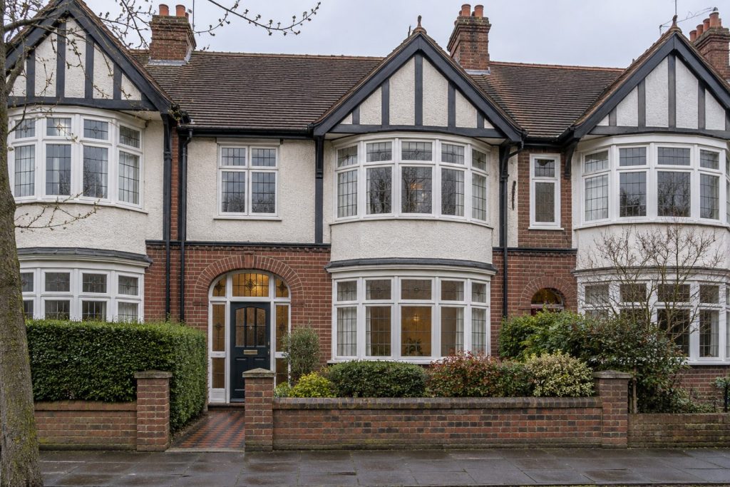 Front exterior, eye-level view of the front elevation - 4-bedroom terraced house in Brixton