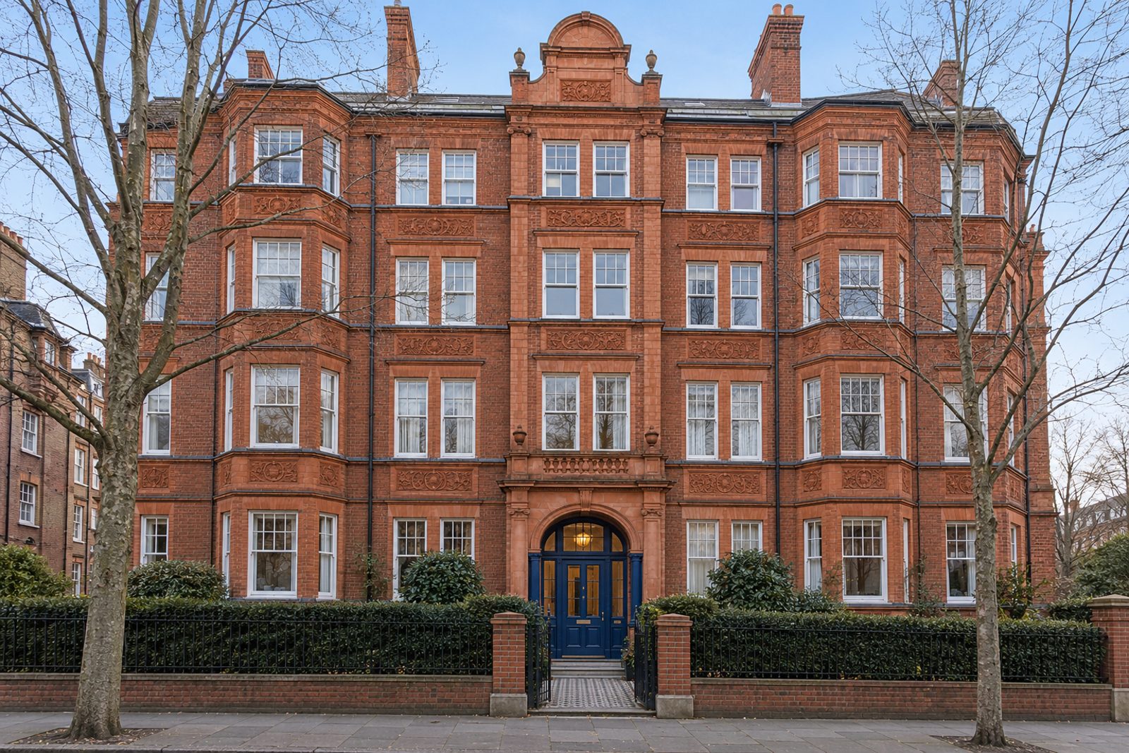 Front exterior, eye-level view of the building and its entrance - 2-bedroom flat in Fulham