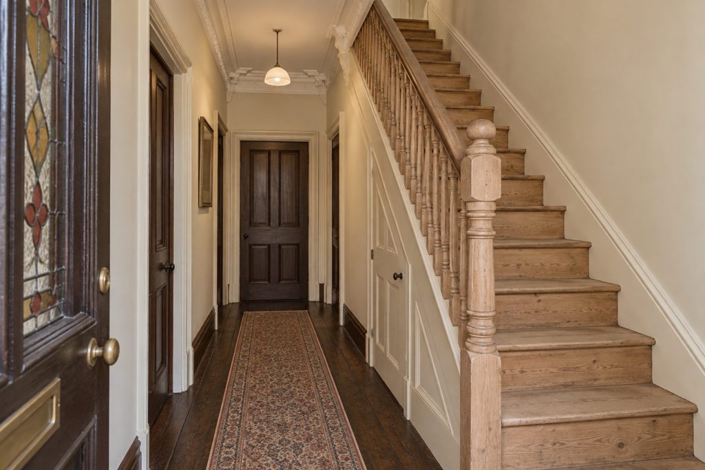 Hall, wide view from the doorway - 3-bedroom terraced house in Earlsfield