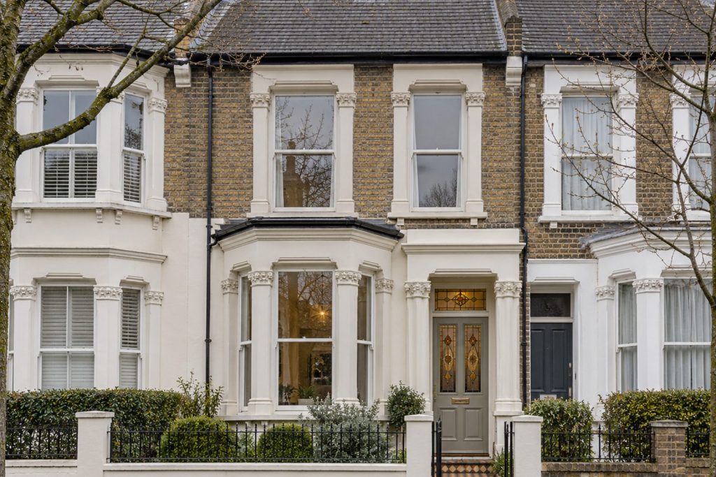 Front exterior, eye-level view of the front elevation - 4-bedroom terraced house in Fulham
