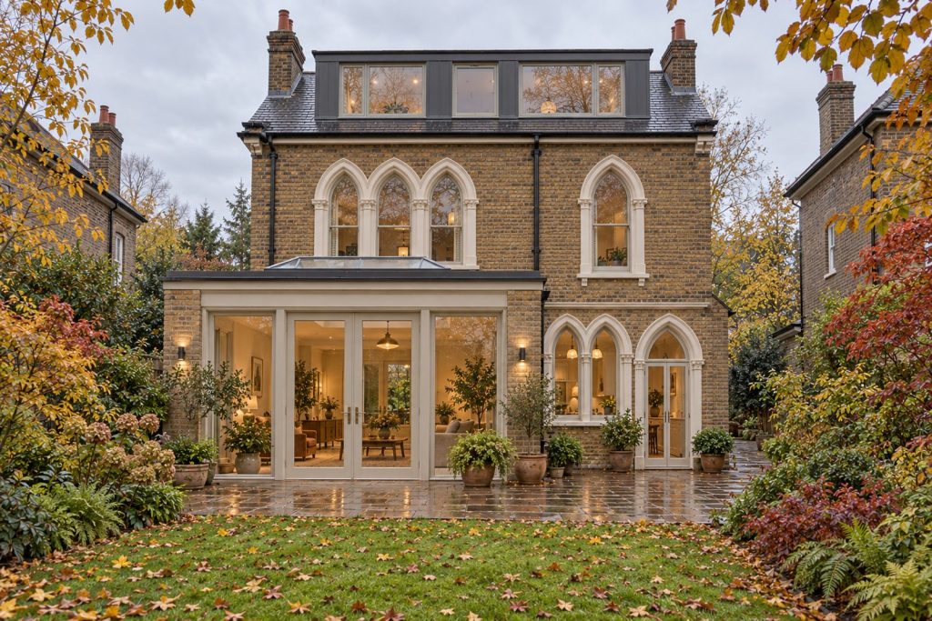 Rear garden, rear elevation seen from the garden - 6-bedroom detached house in Clapham