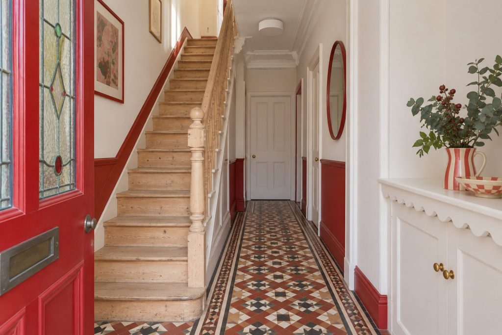 Hall, wide view from the doorway - 3-bedroom terraced house in Wimbledon
