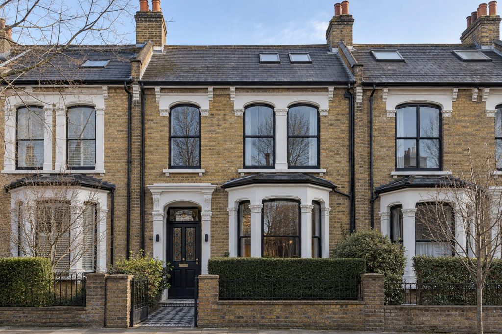 Front exterior, eye-level view of the front elevation - 5-bedroom terraced house in Fulham