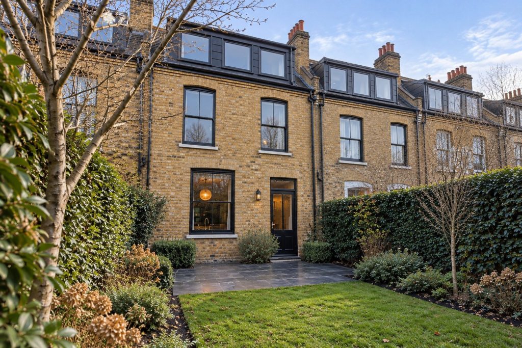 Rear garden, the garden looking back toward the house - 5-bedroom terraced house in Fulham