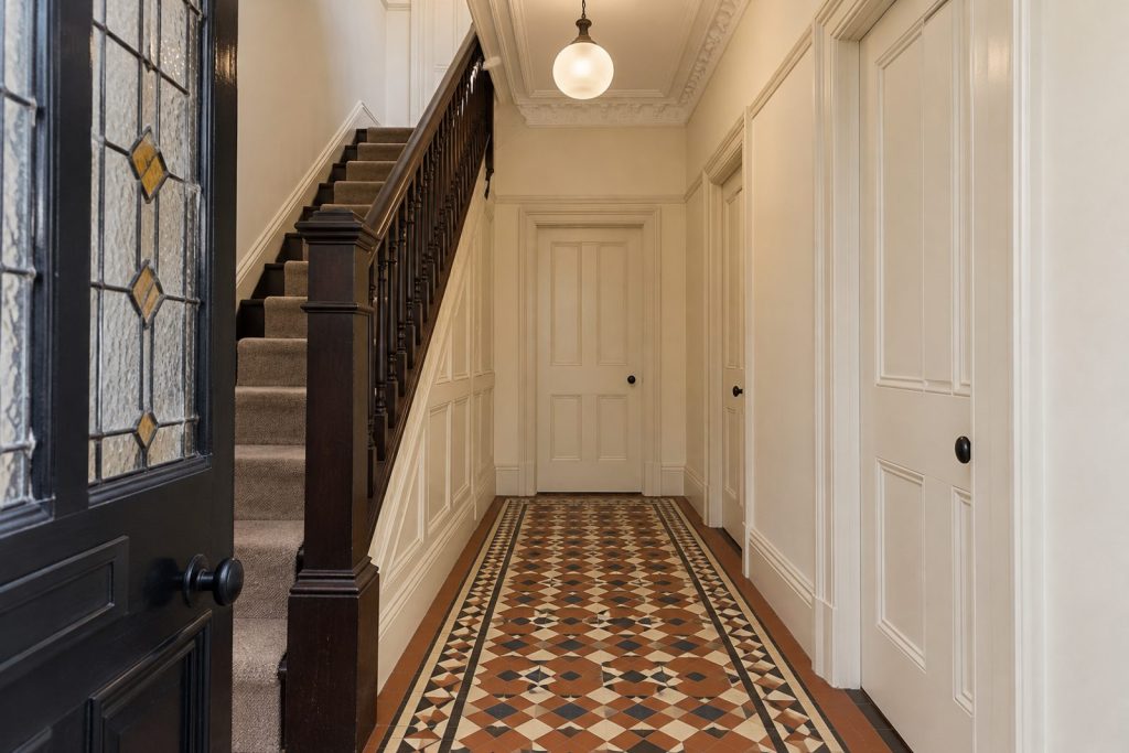 Hall, wide view from the doorway - 5-bedroom terraced house in Battersea