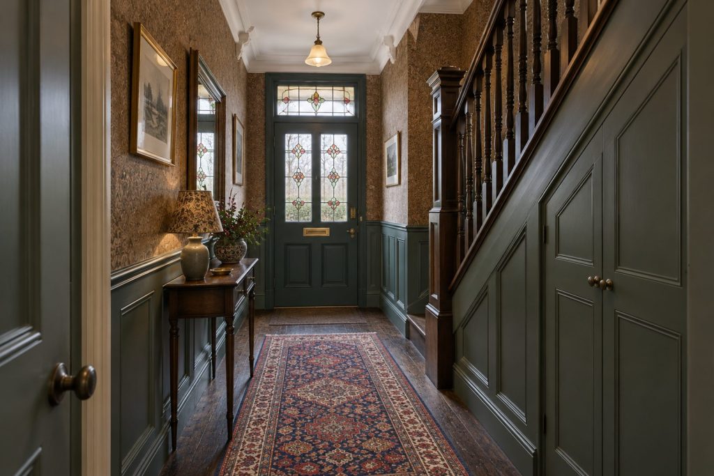 Hall, wide view from the doorway - 3-bedroom terraced house in Putney