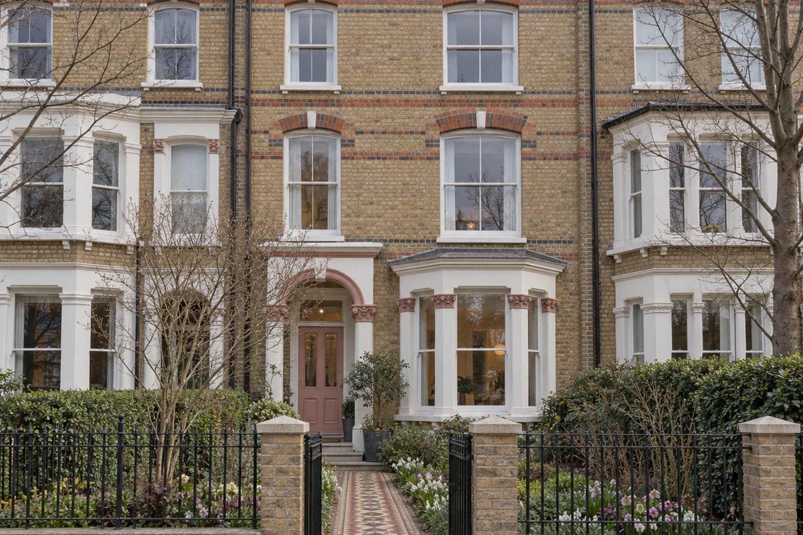 Front exterior, eye-level view of the front elevation - 4-bedroom town house in Tooting