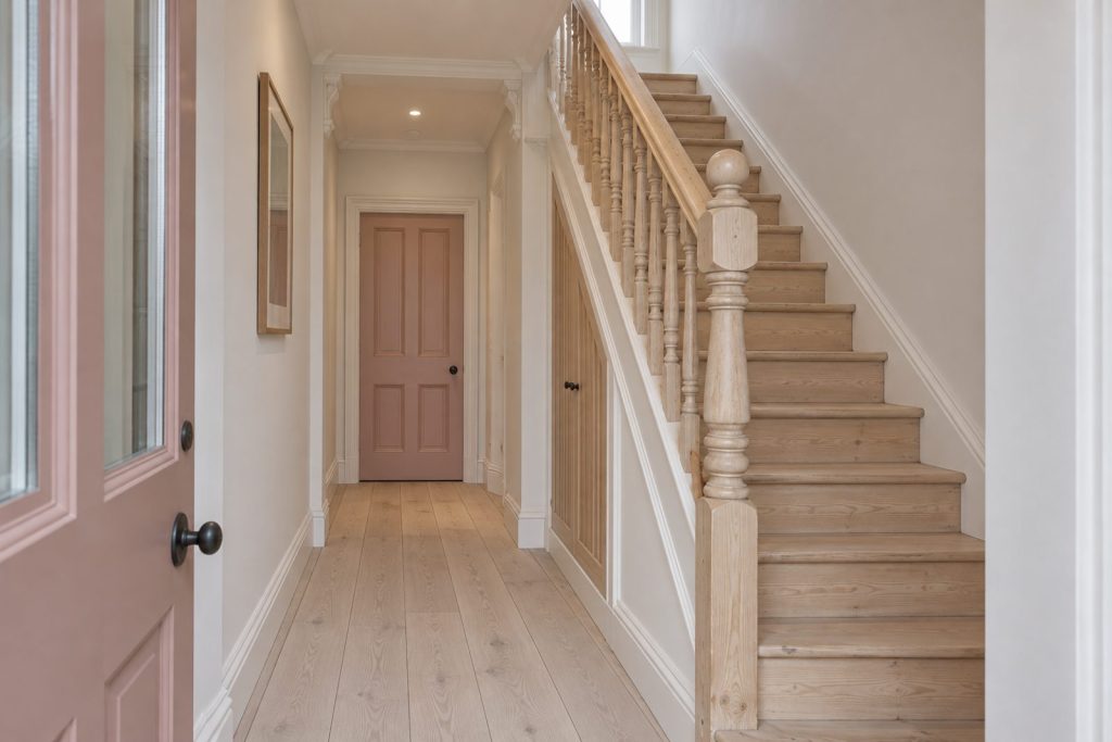 Hall, wide view from the doorway - 4-bedroom town house in Tooting