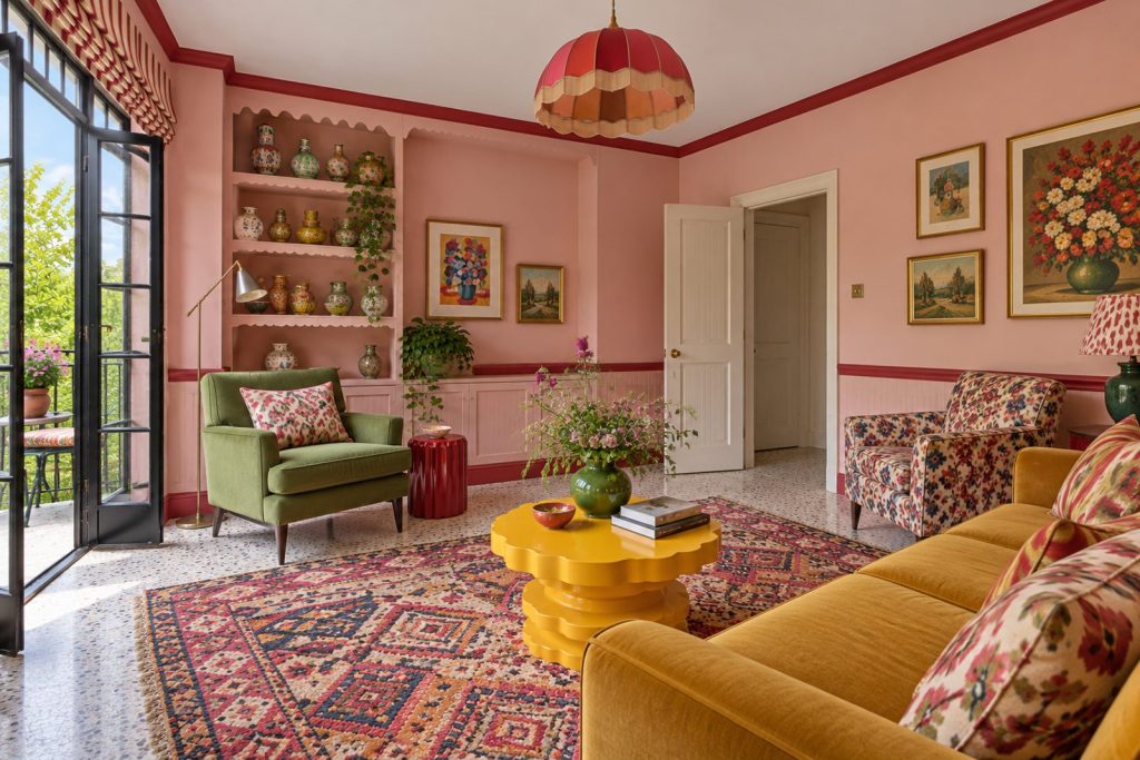 Sitting room, view from the opposite corner - 2-bedroom flat in Balham