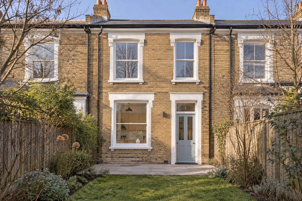 Rear garden, rear elevation seen from the garden - 3-bedroom cottage in Fulham