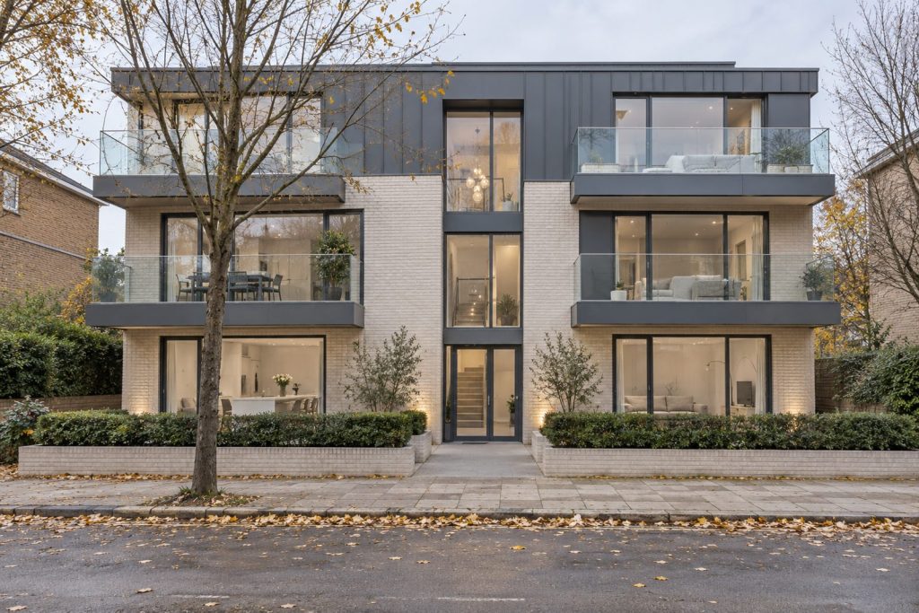 Front exterior, eye-level view of the building and its entrance - 3-bedroom flat in Wandsworth