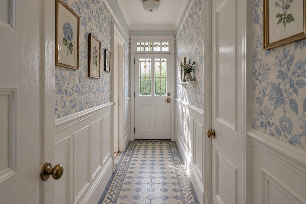 Entrance hall, wide view from the doorway - 1-bedroom flat in Clapham