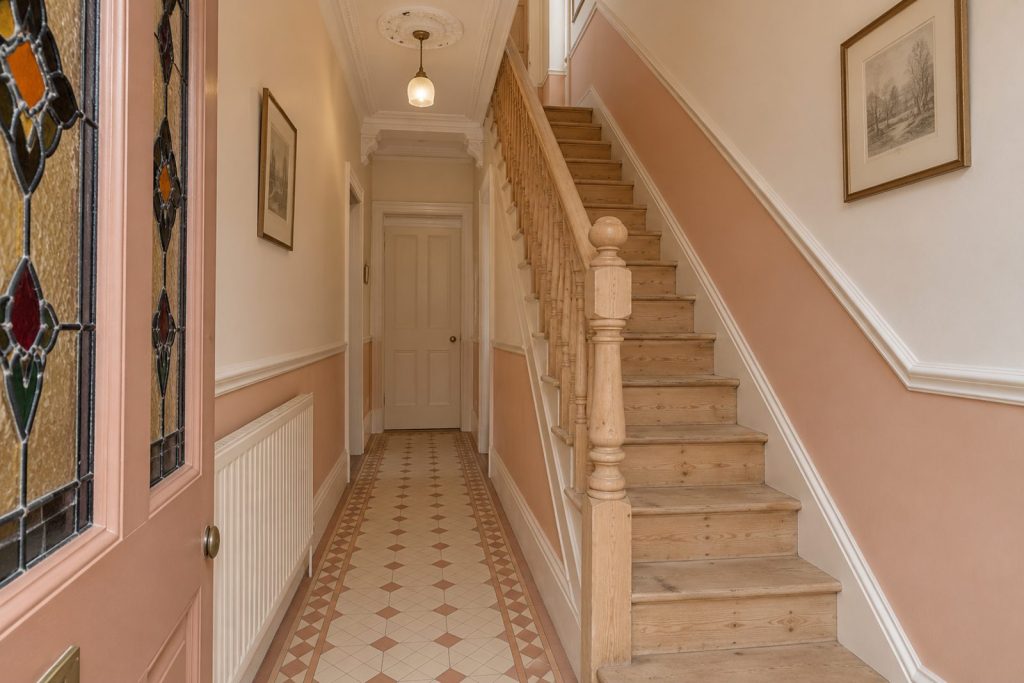 Hall, wide view from the doorway - 5-bedroom terraced house in Brixton