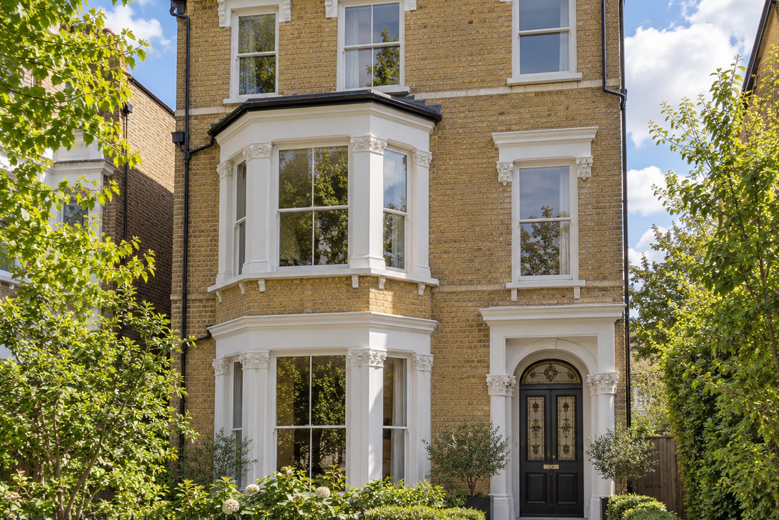 Front exterior, eye-level view of the building and its entrance - 3-bedroom flat in Balham