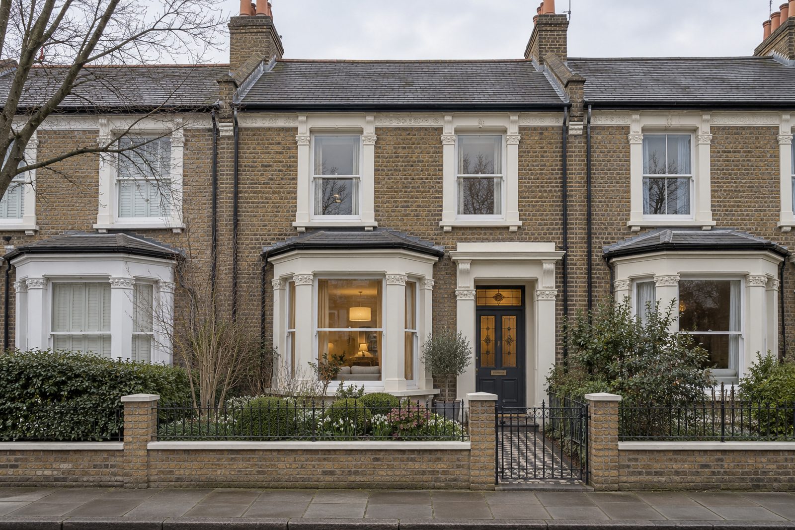 Front exterior, eye-level view of the front elevation - 4-bedroom terraced house in Wimbledon