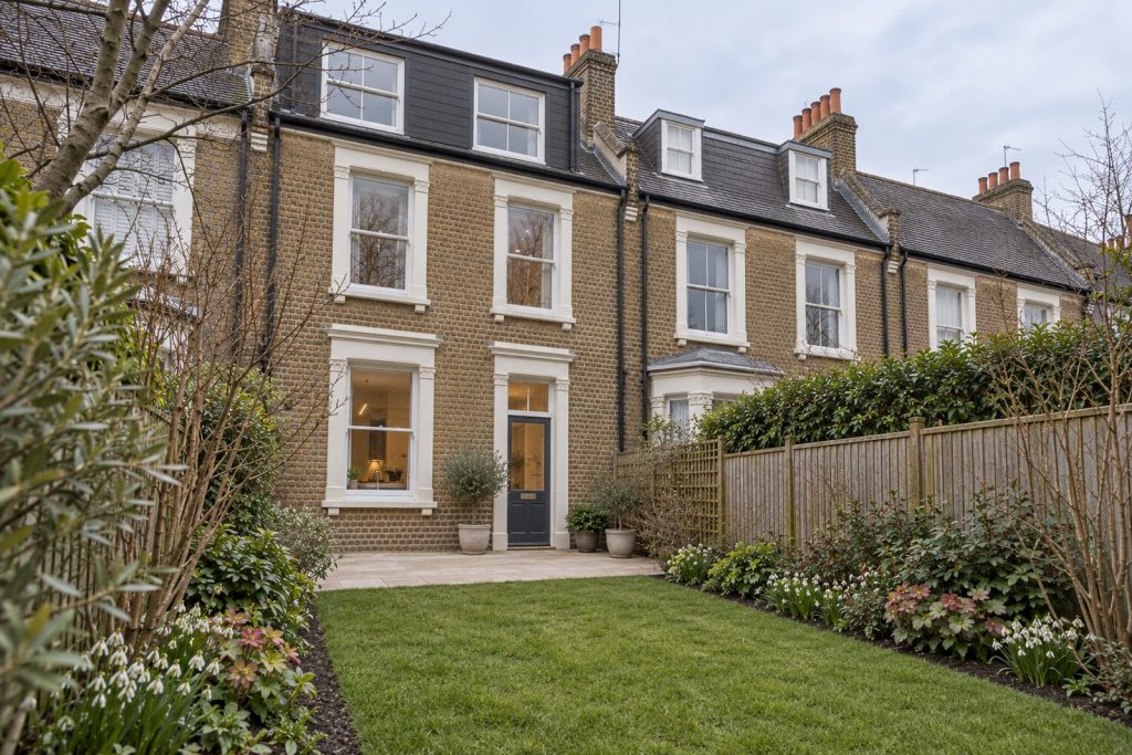 Rear garden, the garden looking back toward the house - 4-bedroom terraced house in Wimbledon