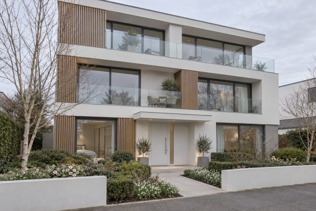 Front exterior, eye-level view of the building and its entrance - 3-bedroom flat in Clapham