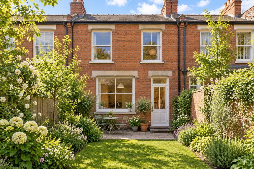 Rear garden, rear elevation seen from the garden - 2-bedroom cottage in Wimbledon