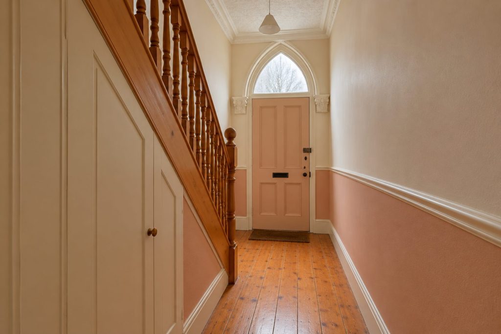 Hall, wide view from the doorway - 2-bedroom cottage in Battersea