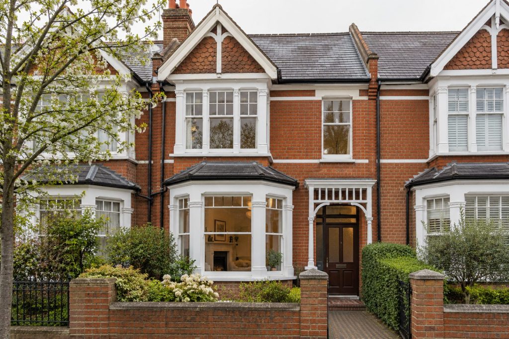 Front exterior, eye-level view of the front elevation - 5-bedroom terraced house in Clapham