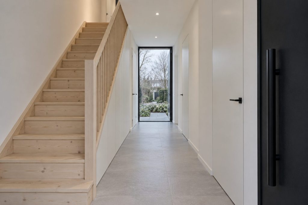 Hall, wide view from the doorway - 5-bedroom detached house in Streatham