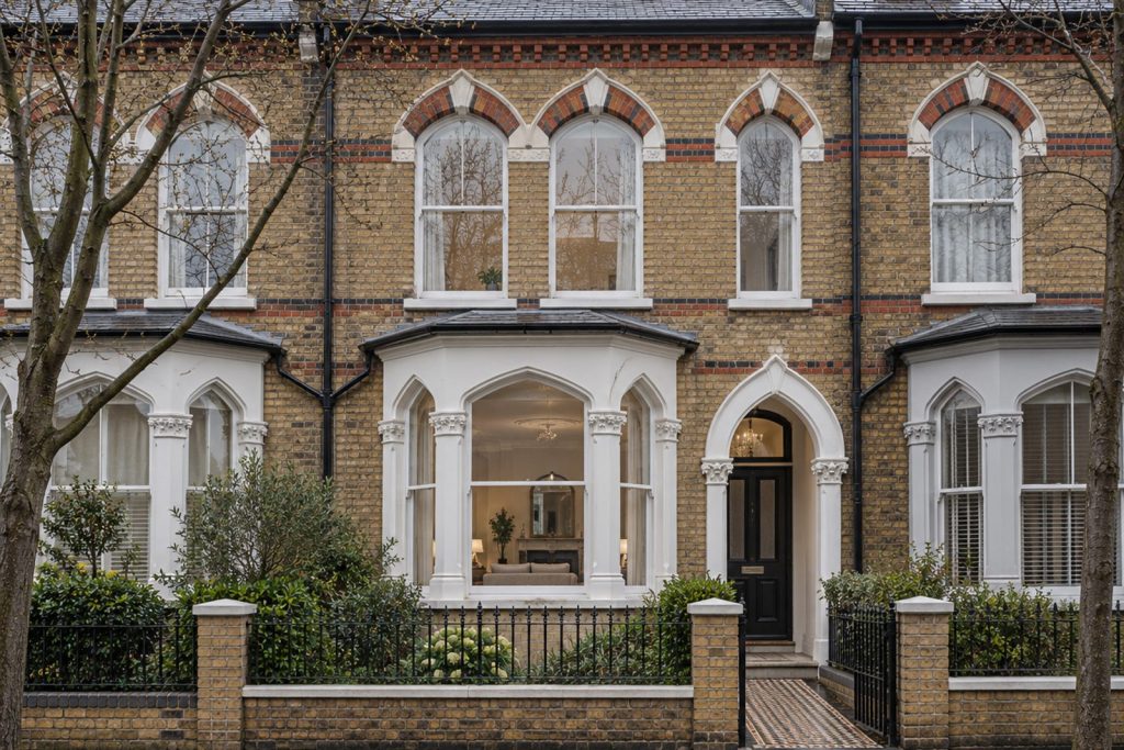 Front exterior, eye-level view of the front elevation - 3-bedroom terraced house in Tooting