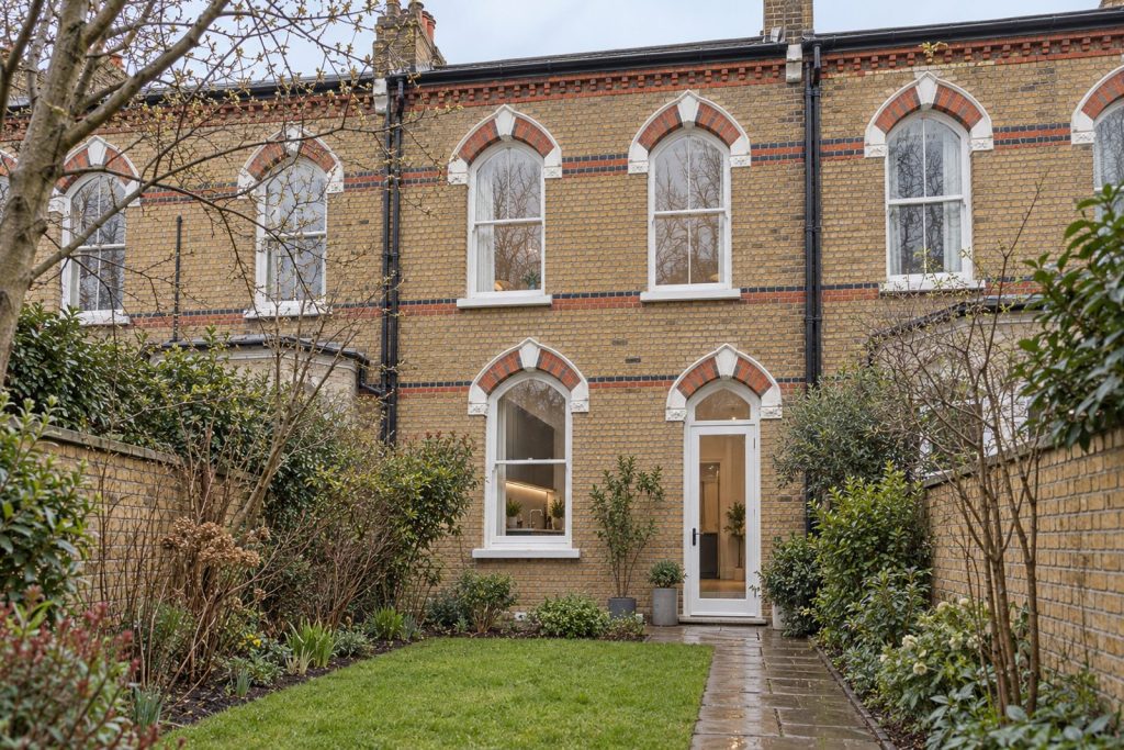 Rear garden, rear elevation seen from the garden - 3-bedroom terraced house in Tooting