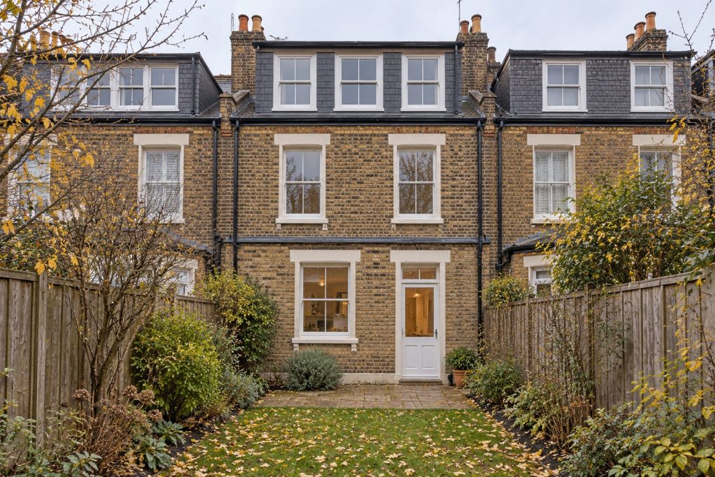 Rear garden, rear elevation seen from the garden - 5-bedroom terraced house in Tooting