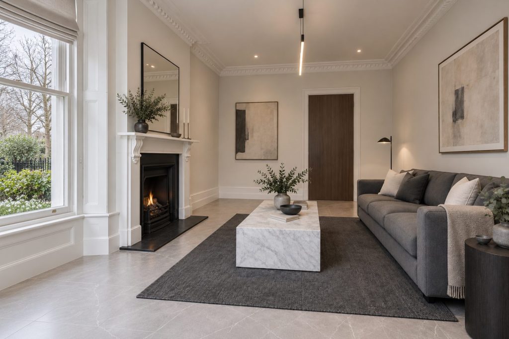 Drawing room, view from the opposite corner - 2-bedroom cottage in Battersea