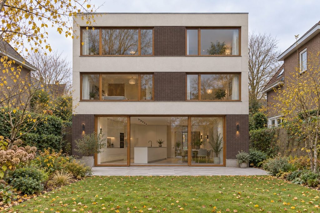 Rear garden, rear elevation seen from the garden - 6-bedroom detached house in Tooting
