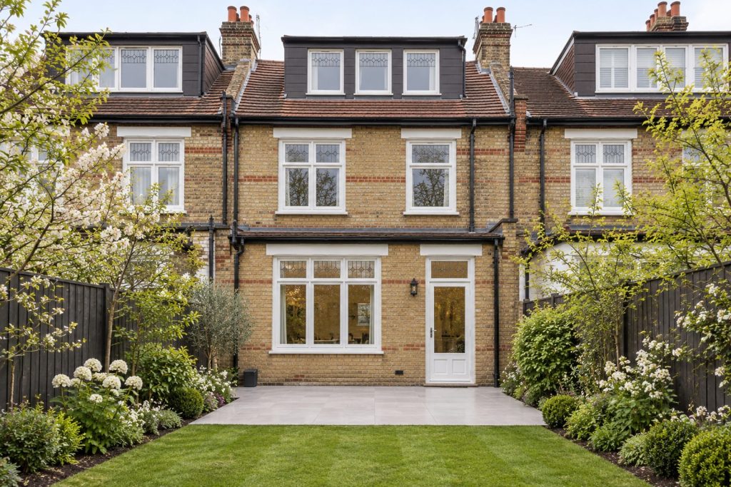 Rear garden, rear elevation seen from the garden - 5-bedroom terraced house in Southfields