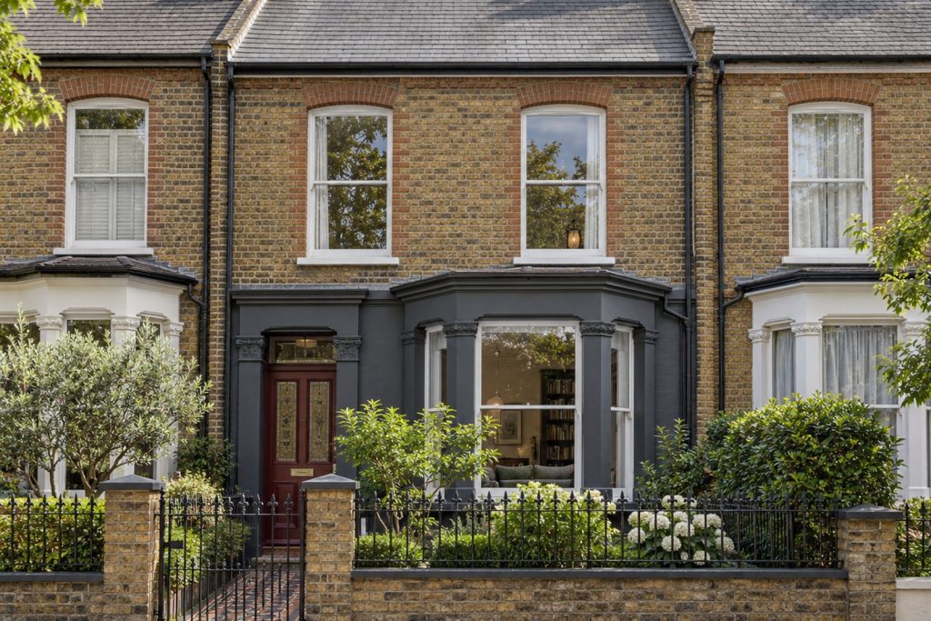 Front exterior, eye-level view of the front elevation - 4-bedroom terraced house in Wimbledon