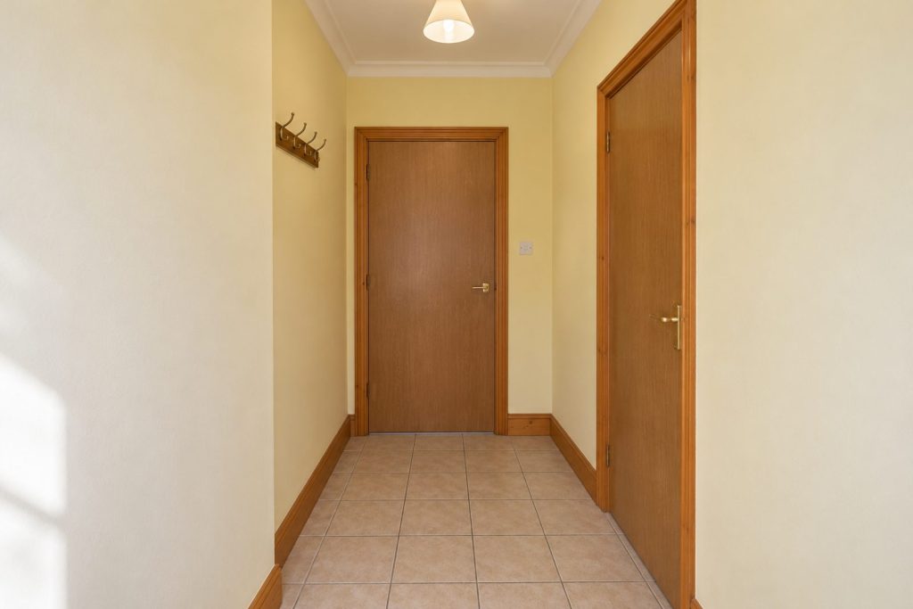 Entrance hall, wide view from the doorway - 1-bedroom flat in Clapham