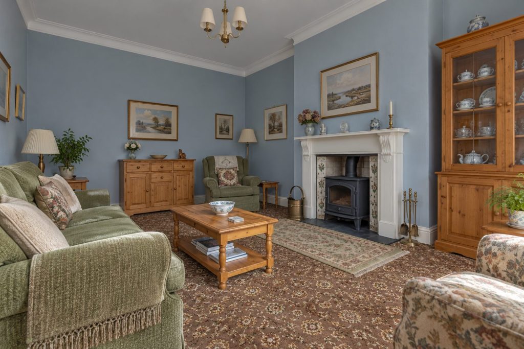 Sitting room, wide view from the doorway - 2-bedroom flat in Clapham