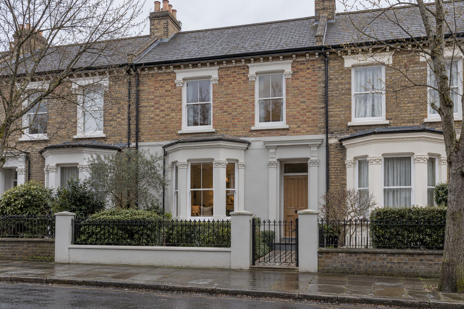 Front exterior, eye-level view of the front elevation - 5-bedroom terraced house in Tooting