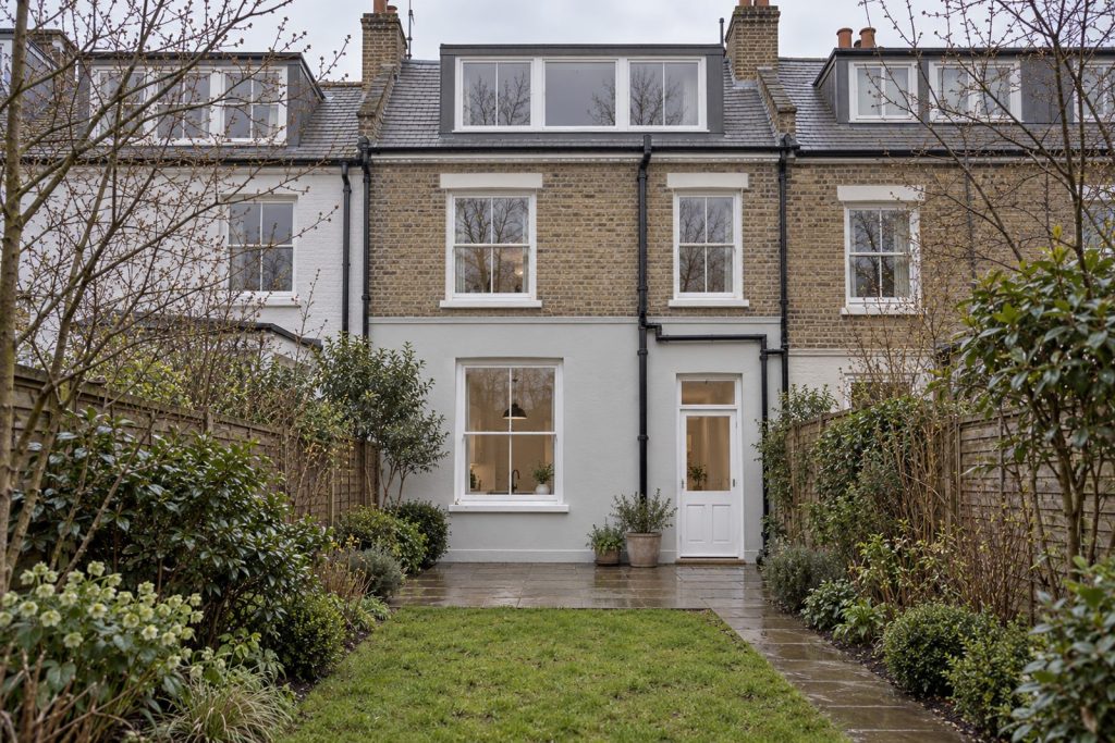 Rear garden, rear elevation seen from the garden - 5-bedroom terraced house in Tooting