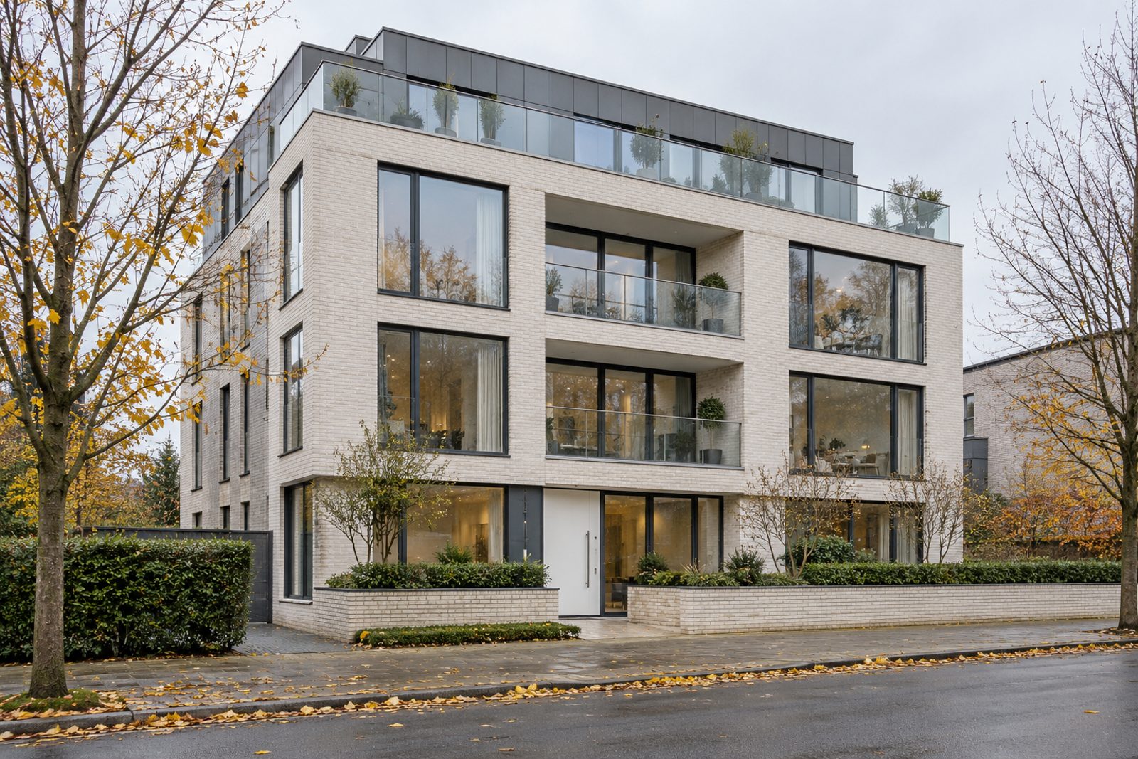 Front exterior, eye-level view of the building and its entrance - 3-bedroom flat in Tooting