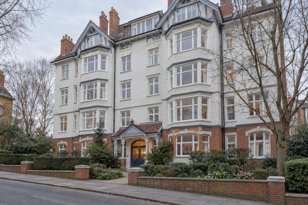 Front exterior, eye-level view of the building and its entrance - 3-bedroom flat in Balham