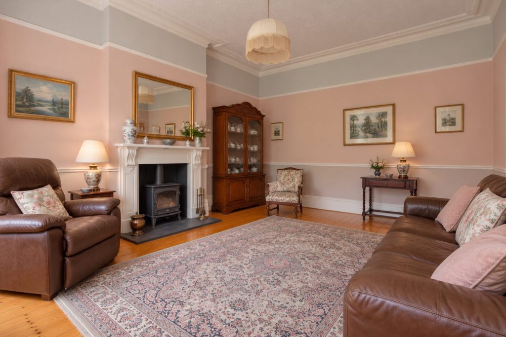 Sitting room, view from the opposite corner - 2-bedroom maisonette in Wimbledon