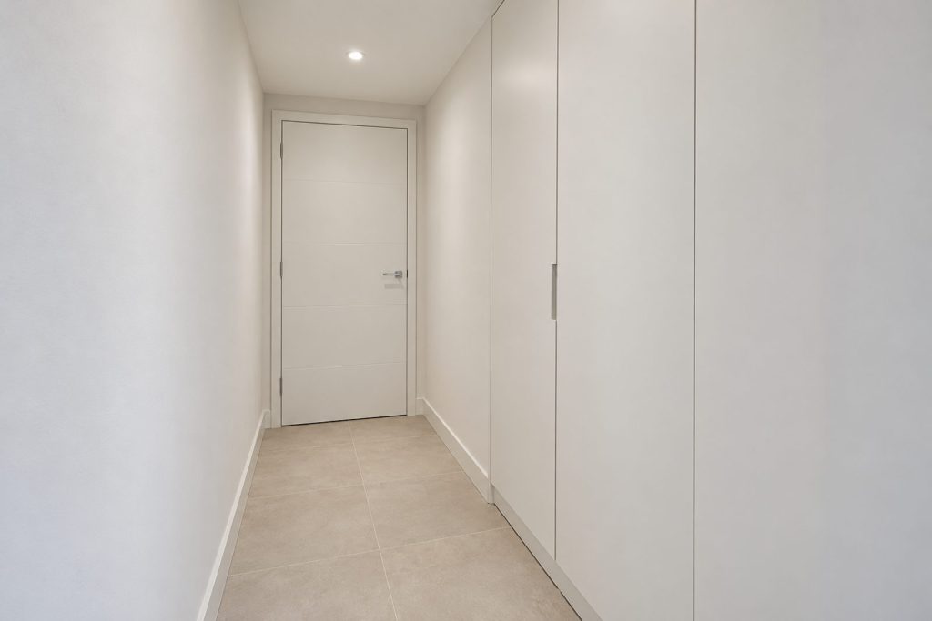 Entrance hall, wide view from the doorway - 2-bedroom flat in Clapham