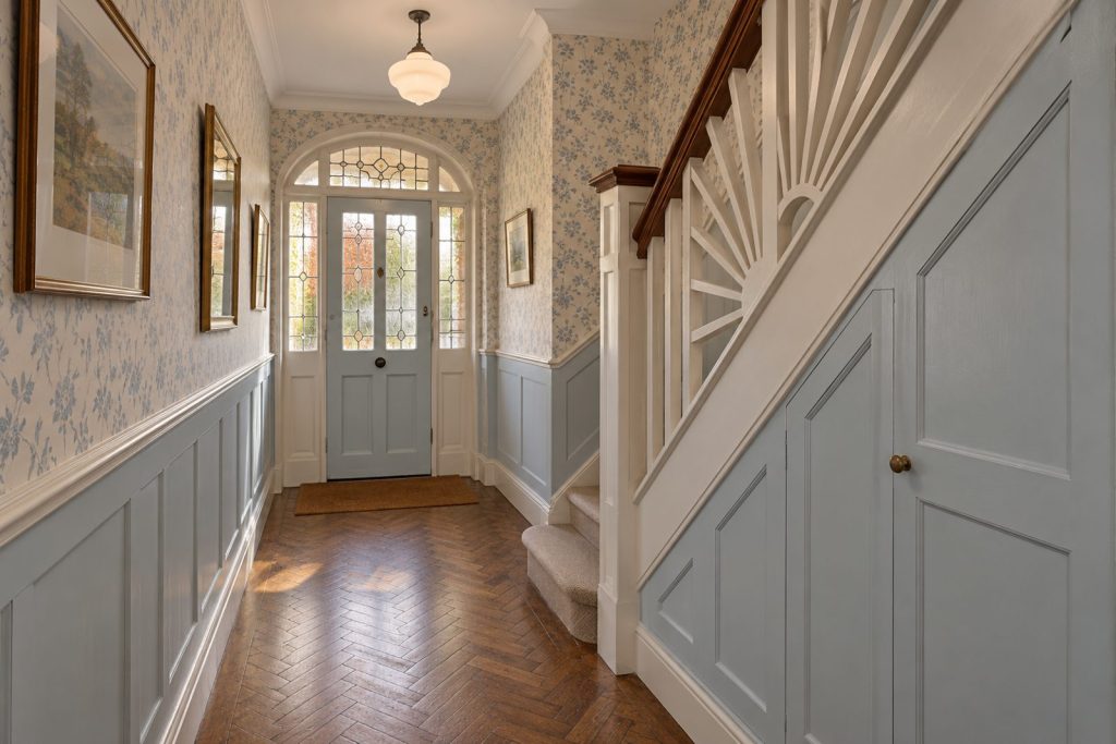 Hall, wide view from the doorway - 4-bedroom semi-detached house in Putney