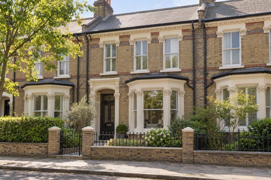 Front exterior, eye-level view of the front elevation - 4-bedroom terraced house in Clapham